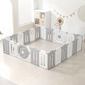 メミソの子供たちは庭のプラスチック製の小さなヒグマフェンスベビー安全プレイペンをする